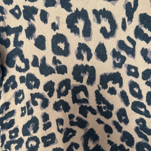 Old Navy Cheetah Sweater - Picture 2 of 4